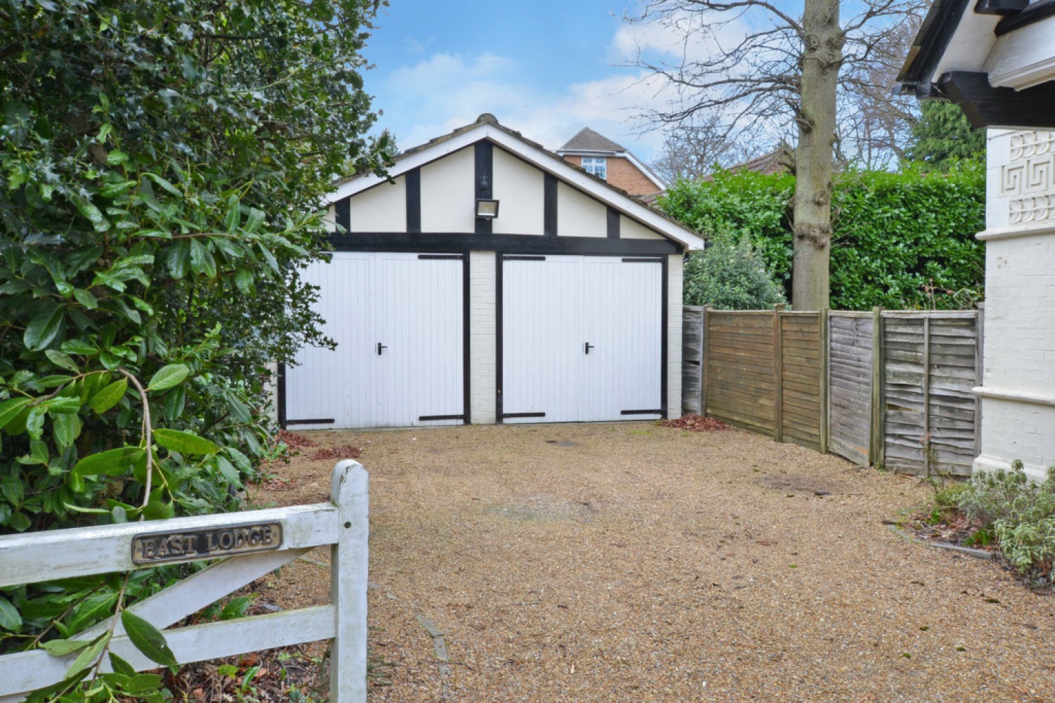 4 bedroom House for Letting Portsmouth Road, Camberley