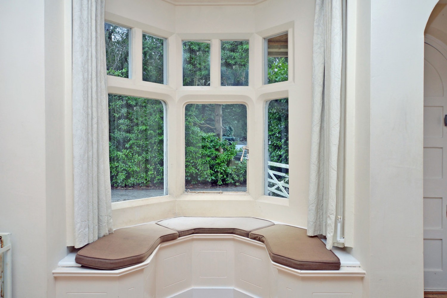 4 bedroom House for Letting Portsmouth Road, Camberley