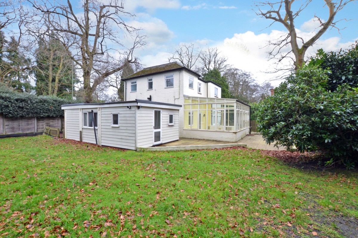 Portsmouth Road, Camberley