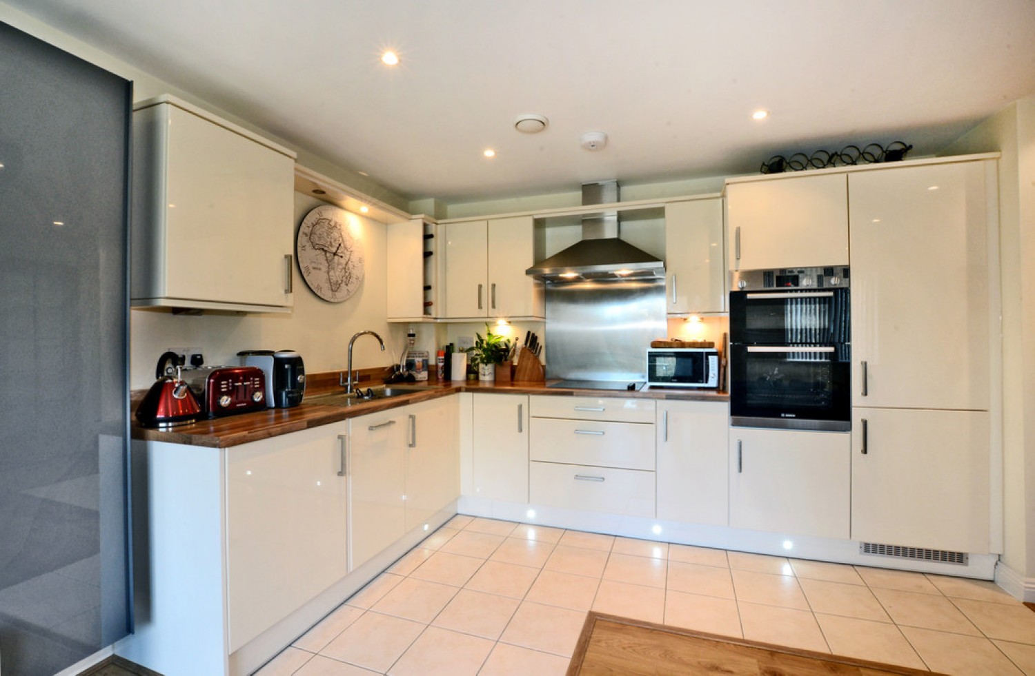 Equinox Place, Farnborough