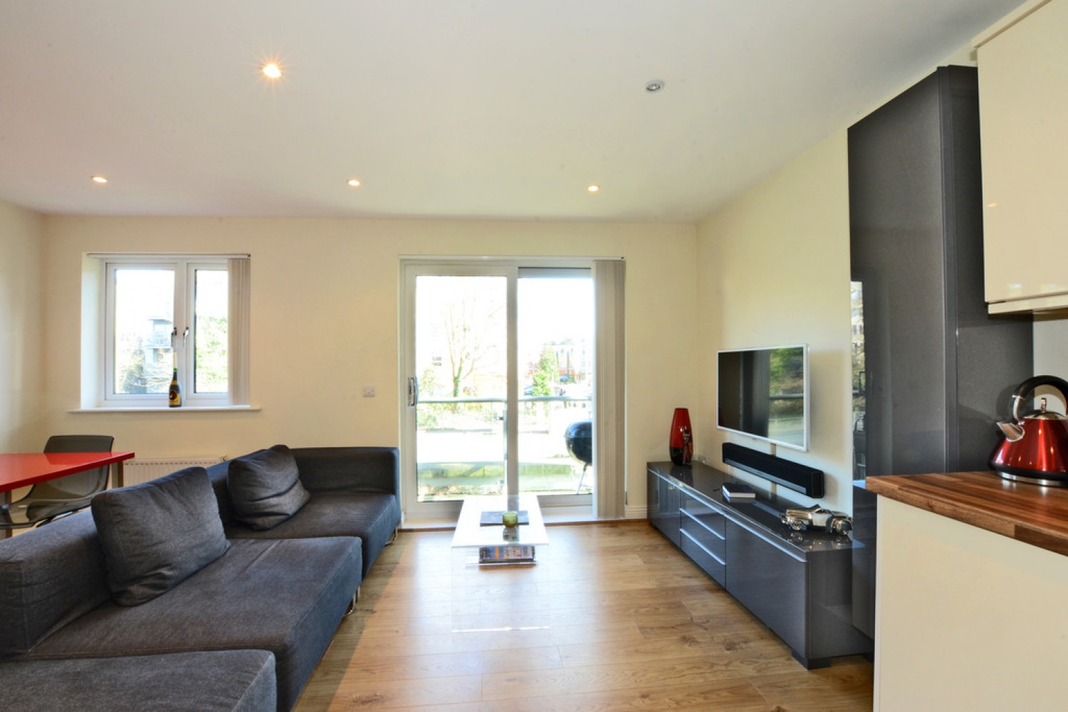 Equinox Place, Farnborough