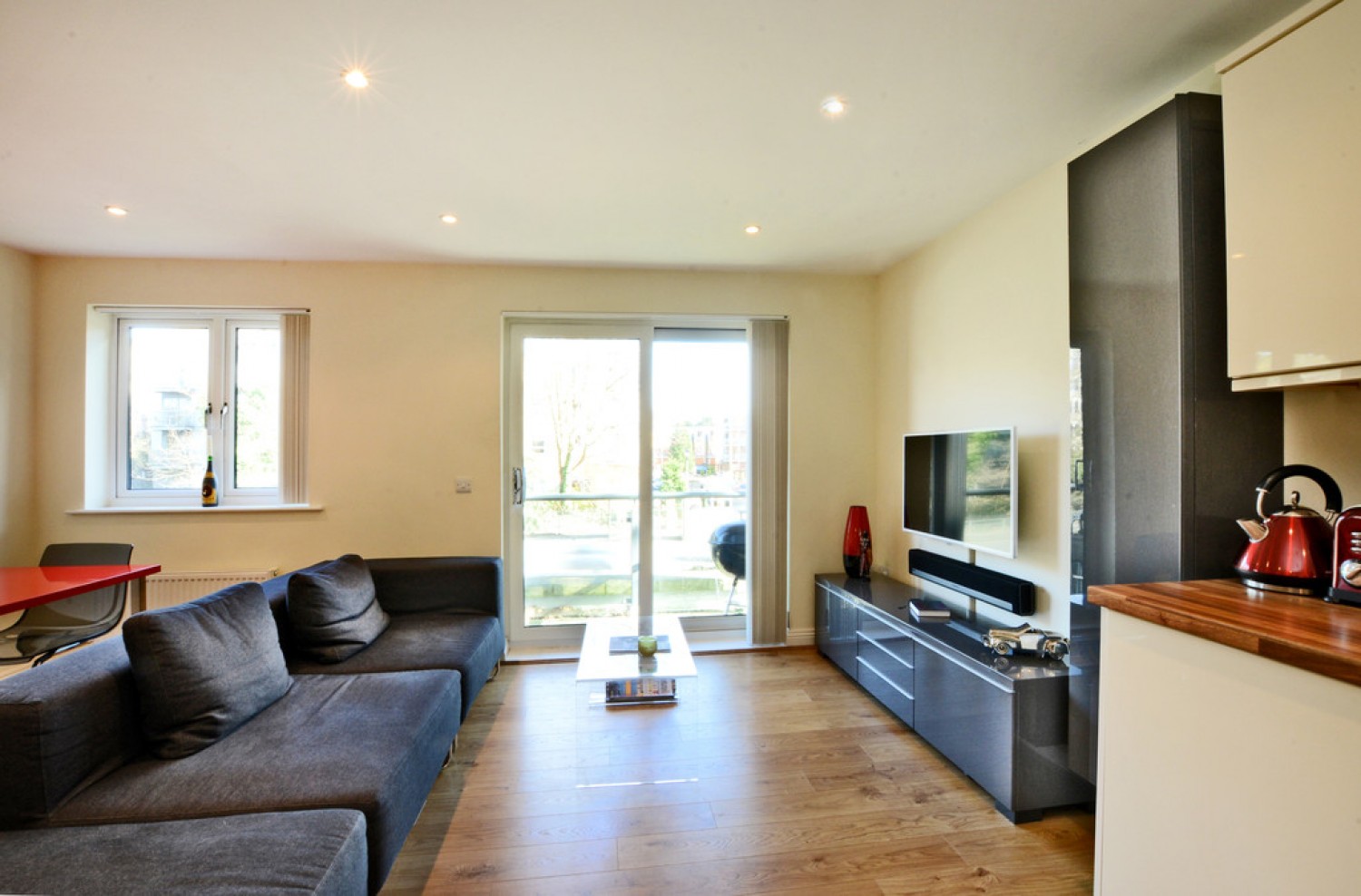 Equinox Place, Farnborough