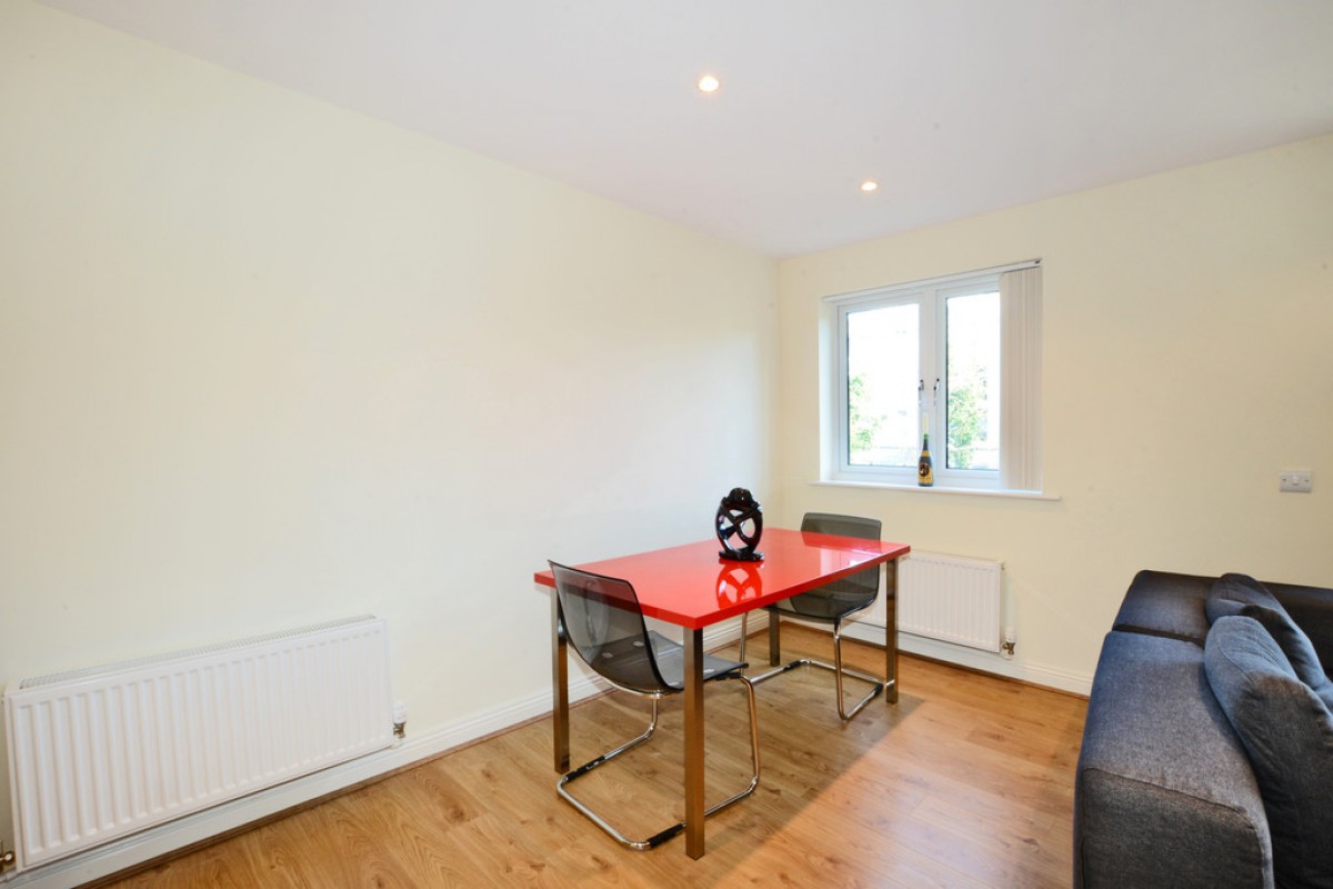 Equinox Place, Farnborough