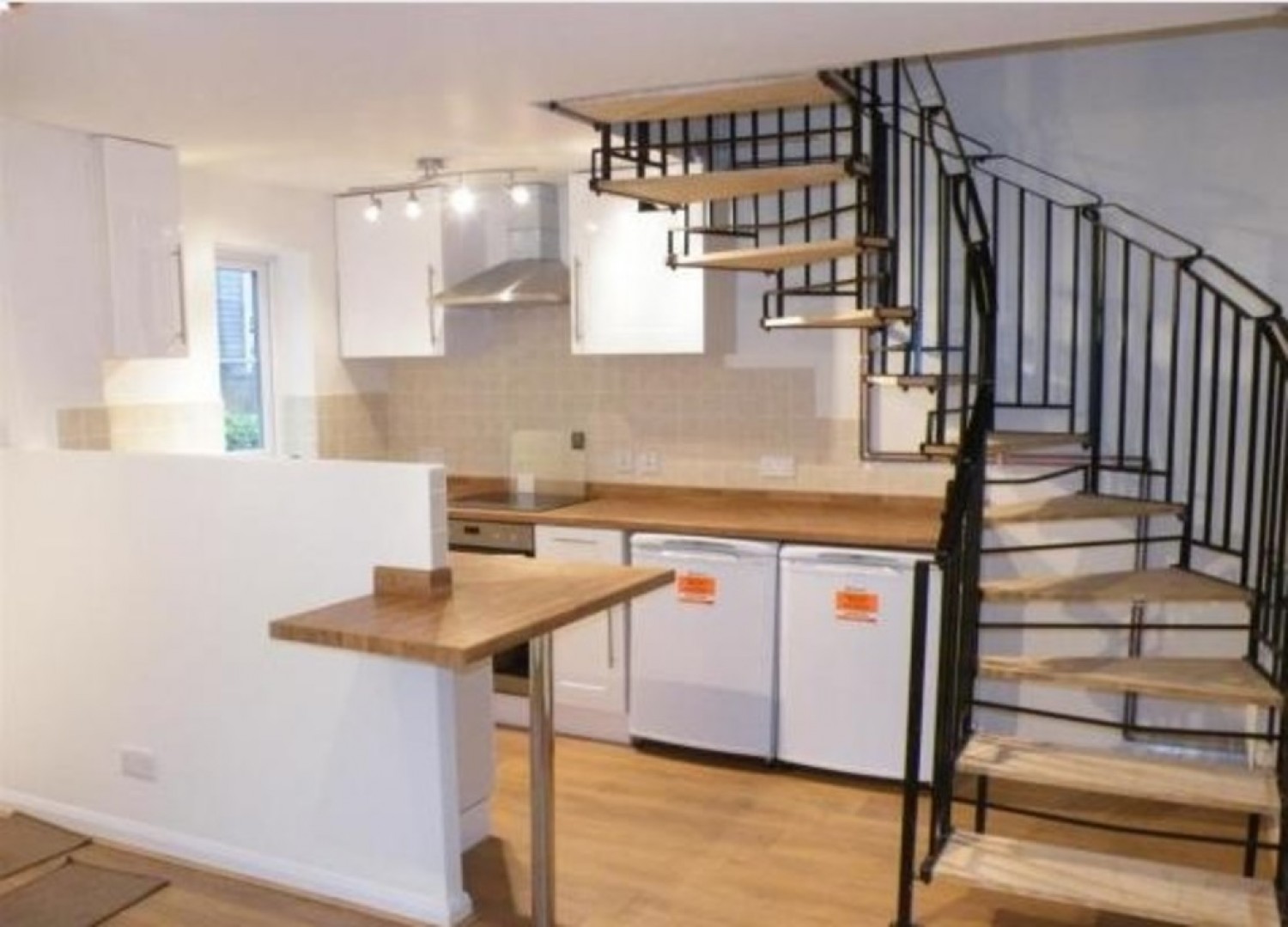 1 bedroom House for Letting Lightwater, Surrey