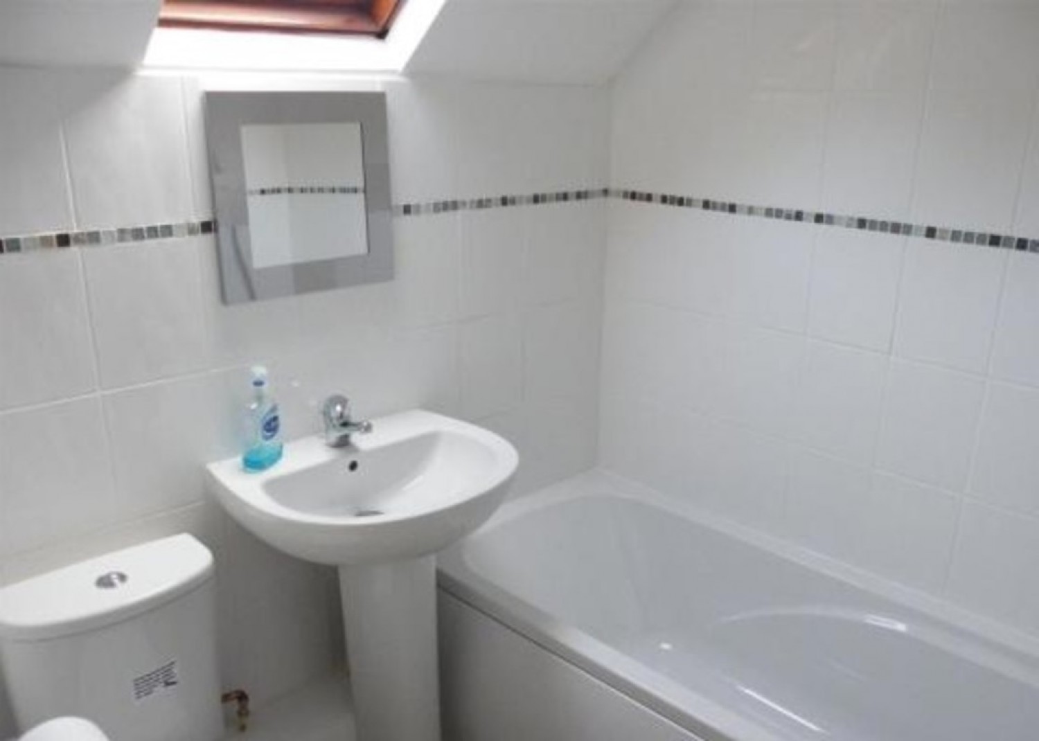1 bedroom House for Letting Lightwater, Surrey