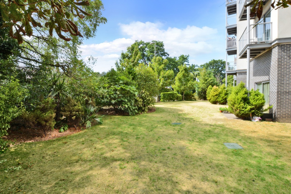 Coombe Way, Farnborough