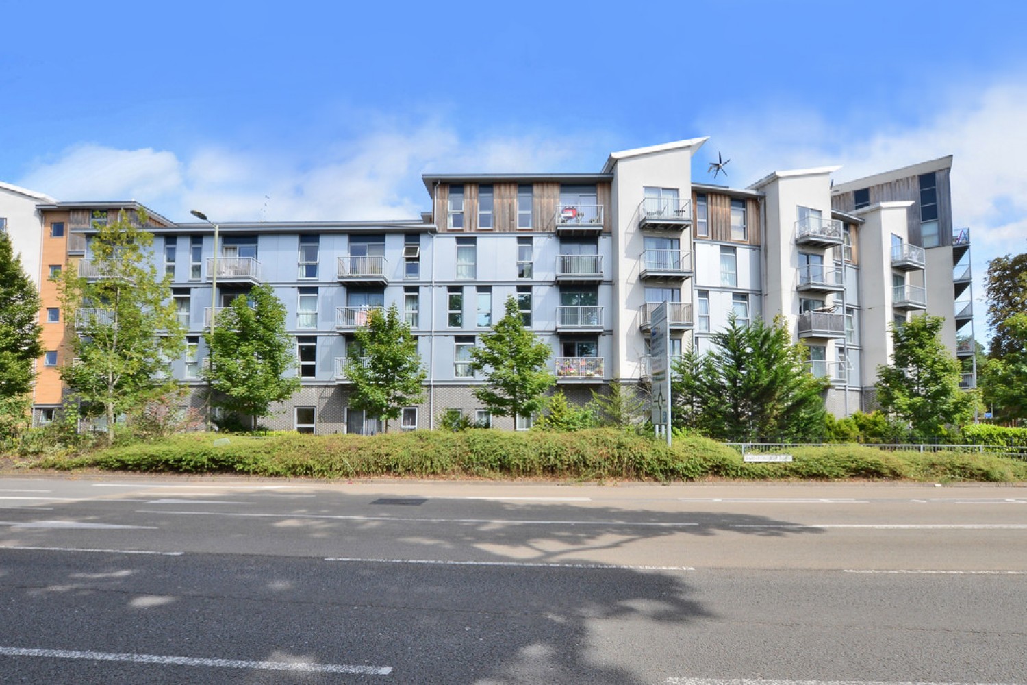 2 bedroom Flat for Letting Coombe Way, Farnborough