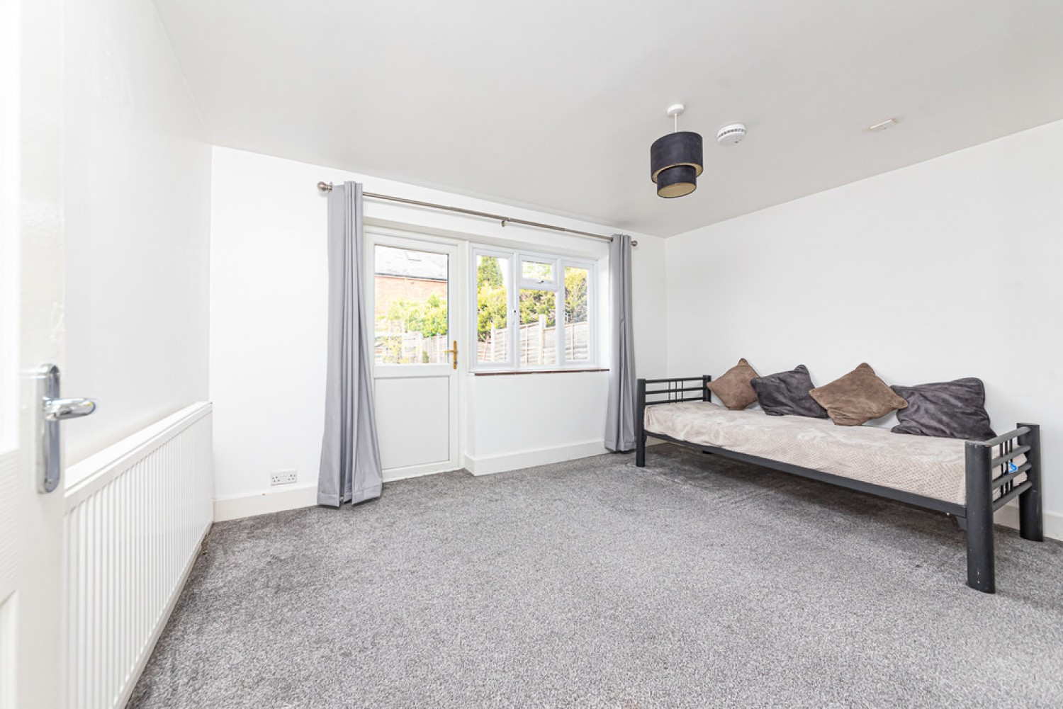 1 bedroom Flat for Letting Vale Road, Camberley