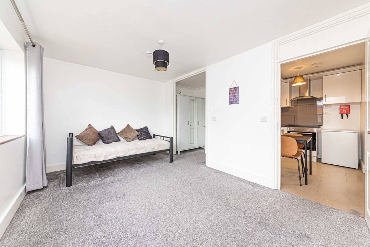 1 bedroom Flat for Letting Vale Road, Camberley