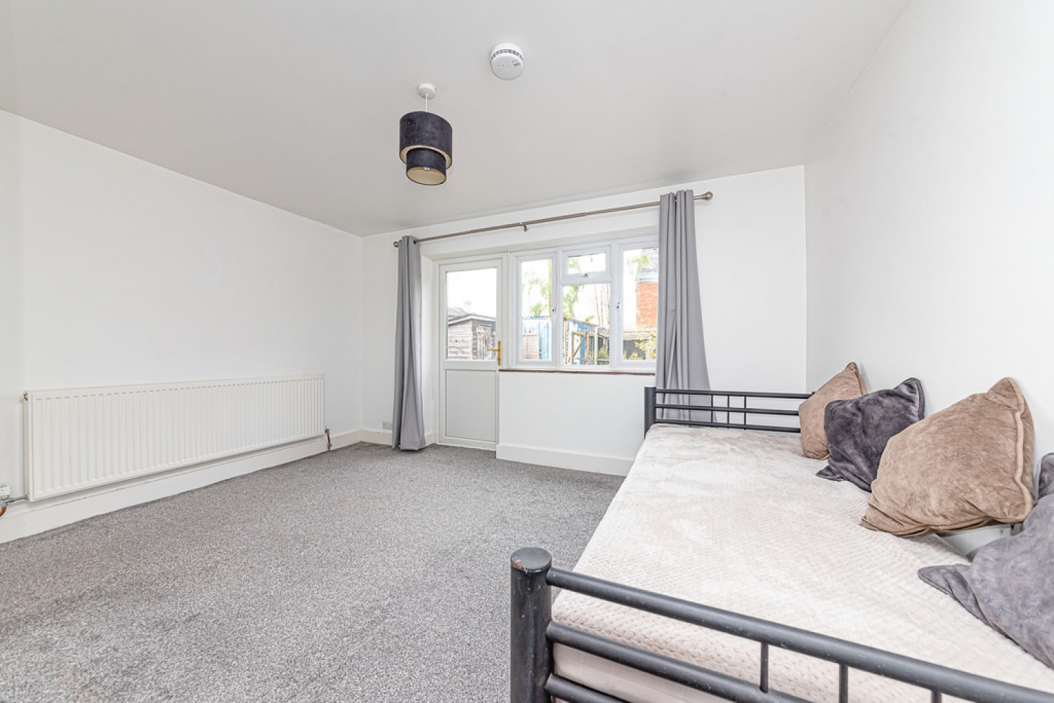 1 bedroom Flat for Letting Vale Road, Camberley