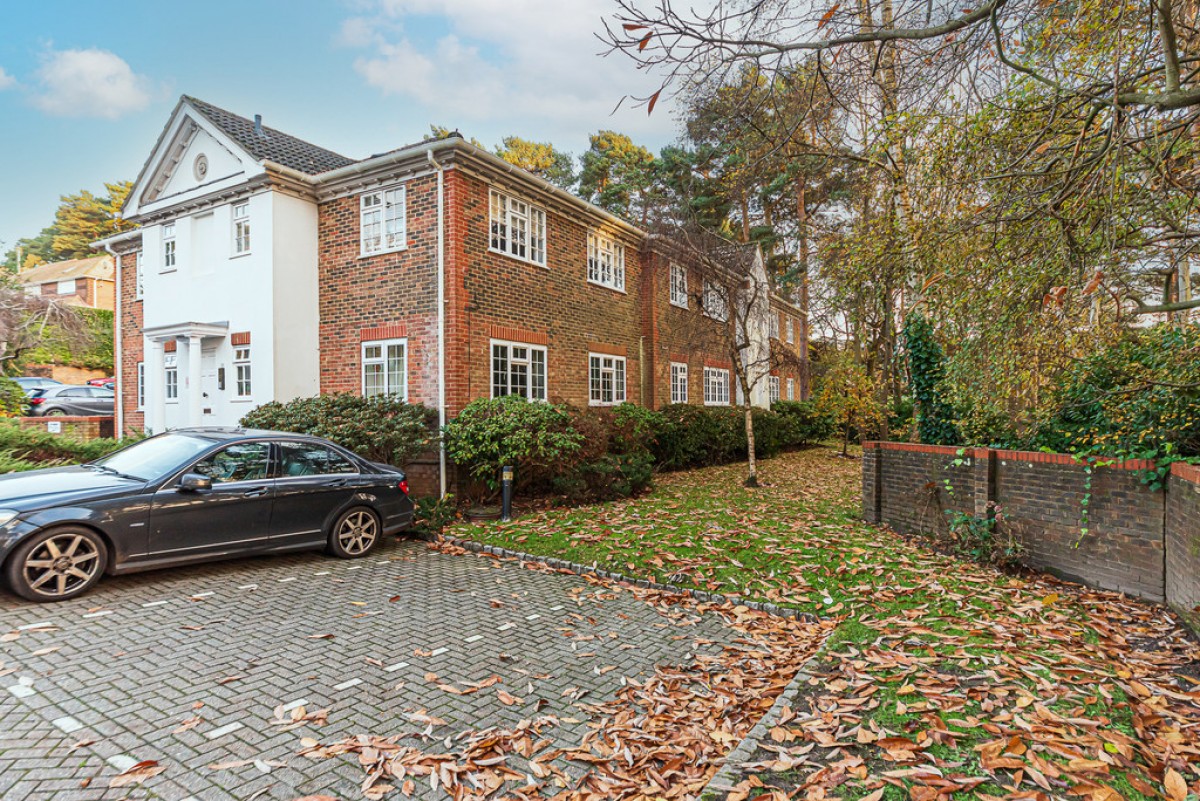 Fairway Heights, Camberley