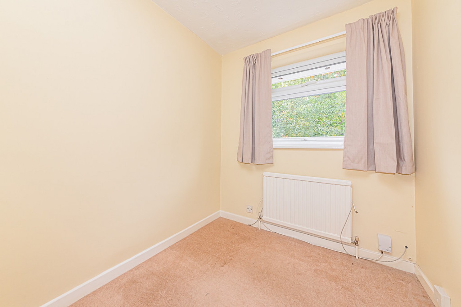 Inglewood Avenue, Camberley