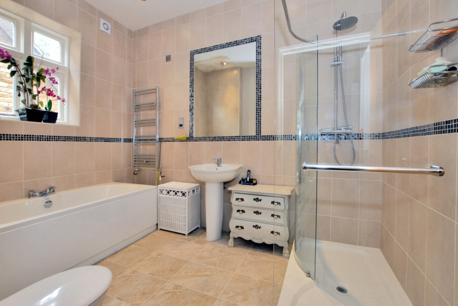 5 bedroom House for Sale St. Catherines Road, Frimley