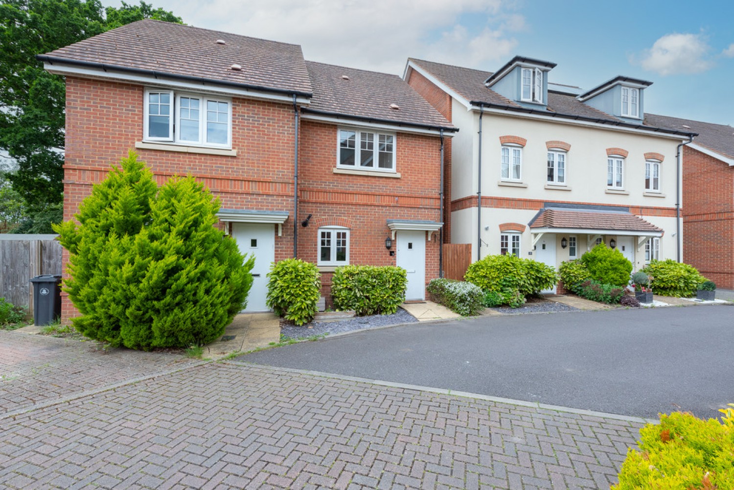2 bedroom House for Sale Camberley, Surrey