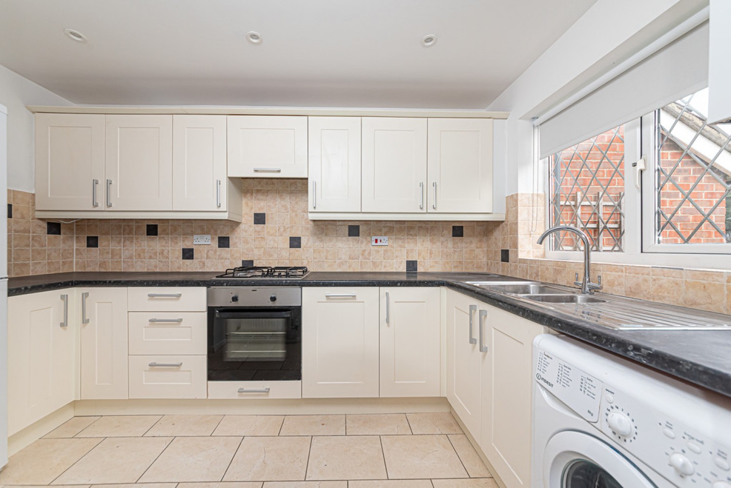 2 bedroom House in Ivy Drive, Lightwater