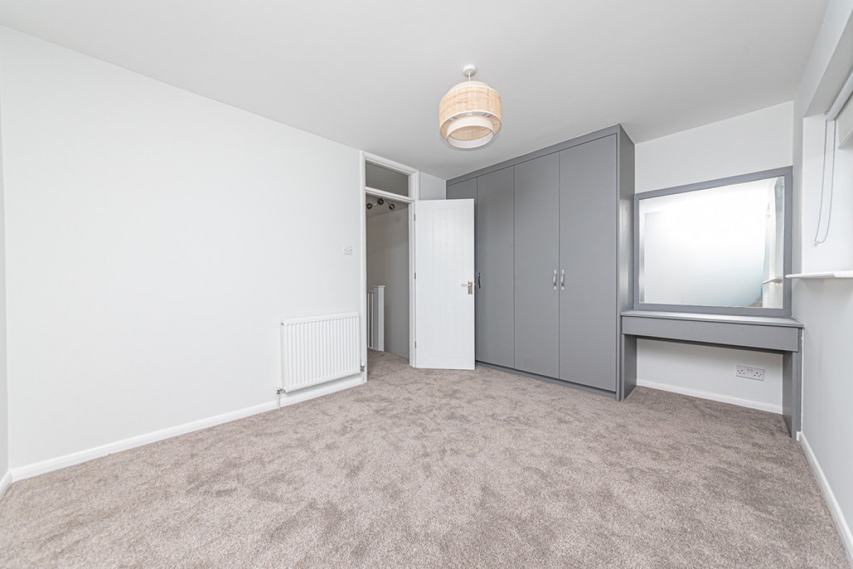 Ivy Drive, Lightwater