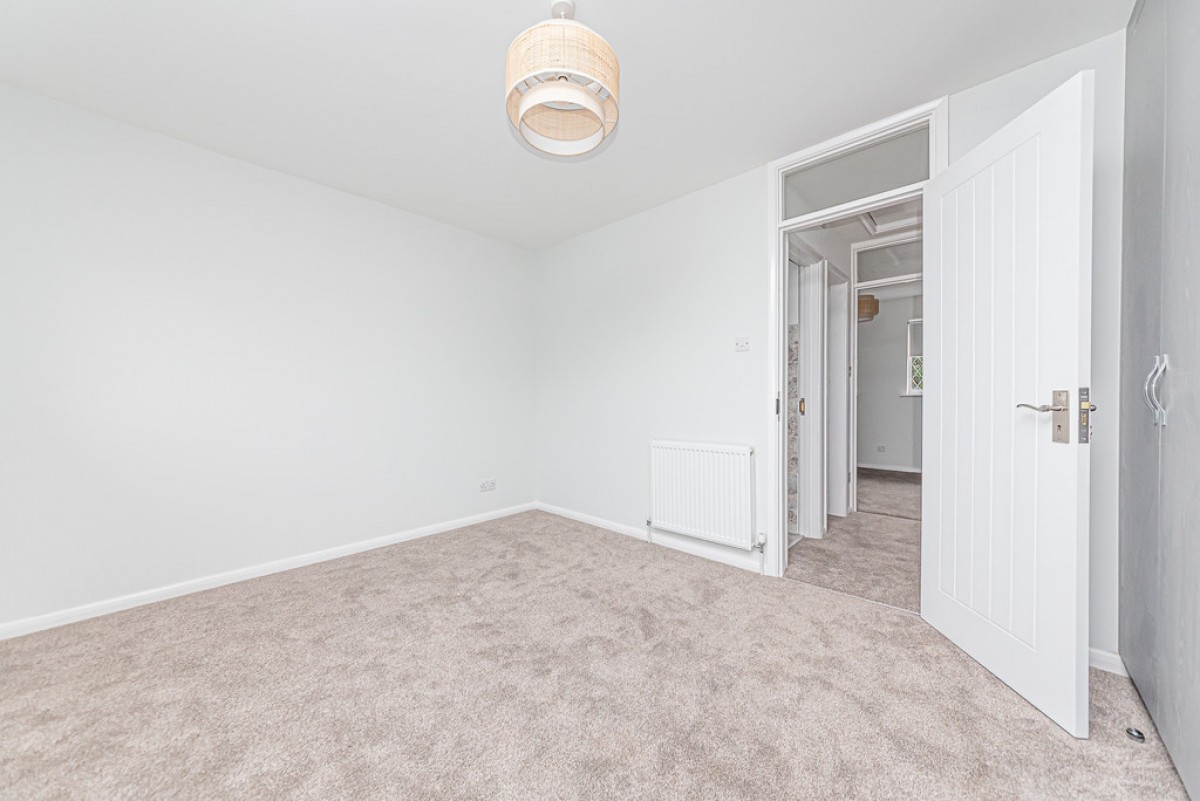 Ivy Drive, Lightwater