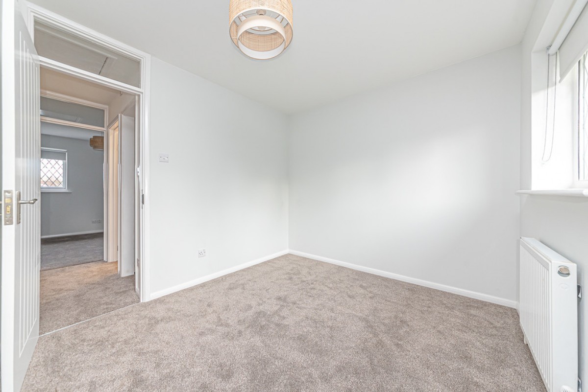 Ivy Drive, Lightwater