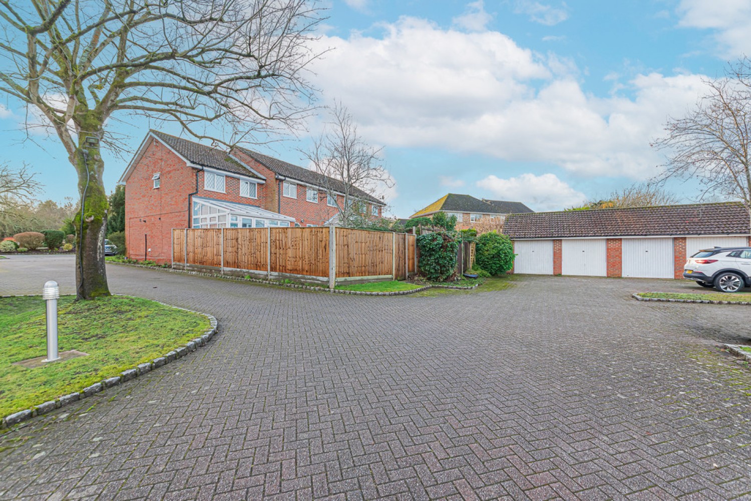 2 bedroom House in Ivy Drive, Lightwater