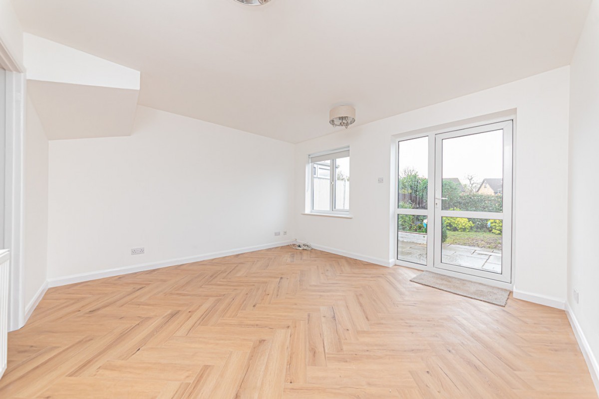 Ivy Drive, Lightwater