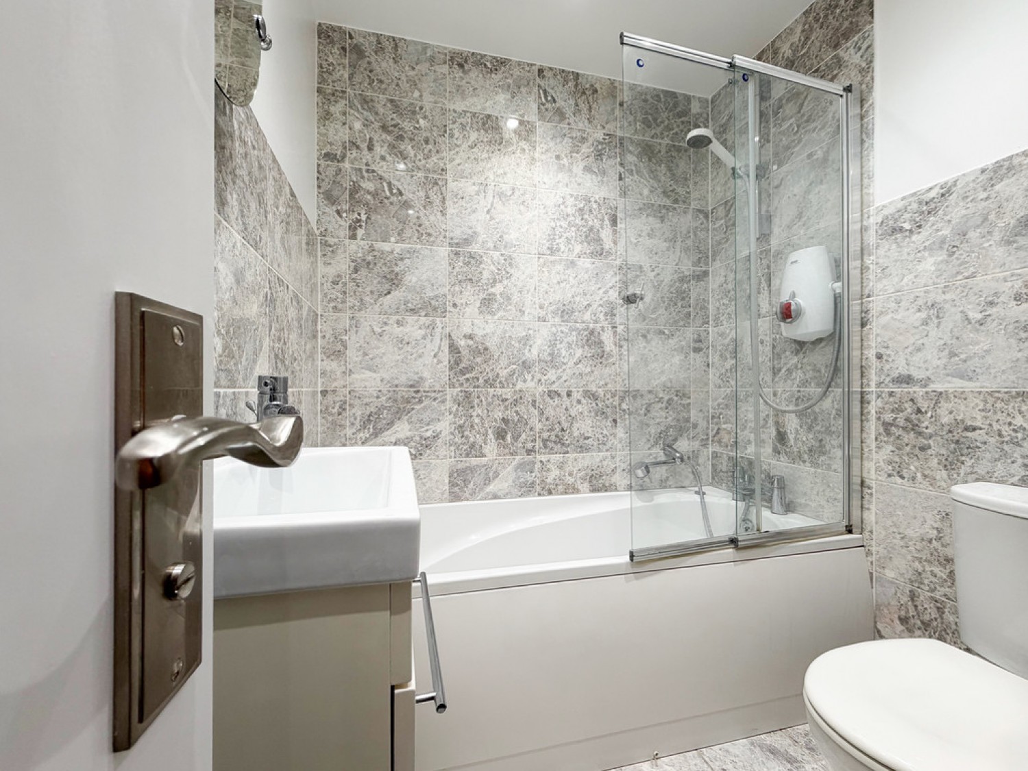 2 bedroom House in Ivy Drive, Lightwater