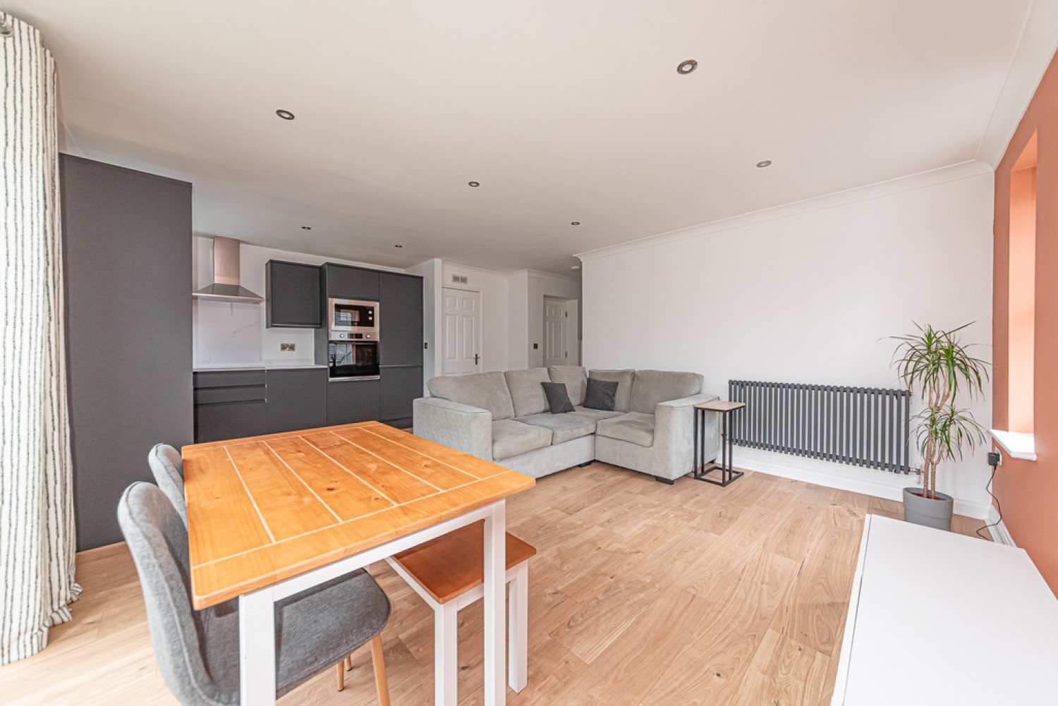 2 bedroom Flat for Letting Stickle Down, Deepcut