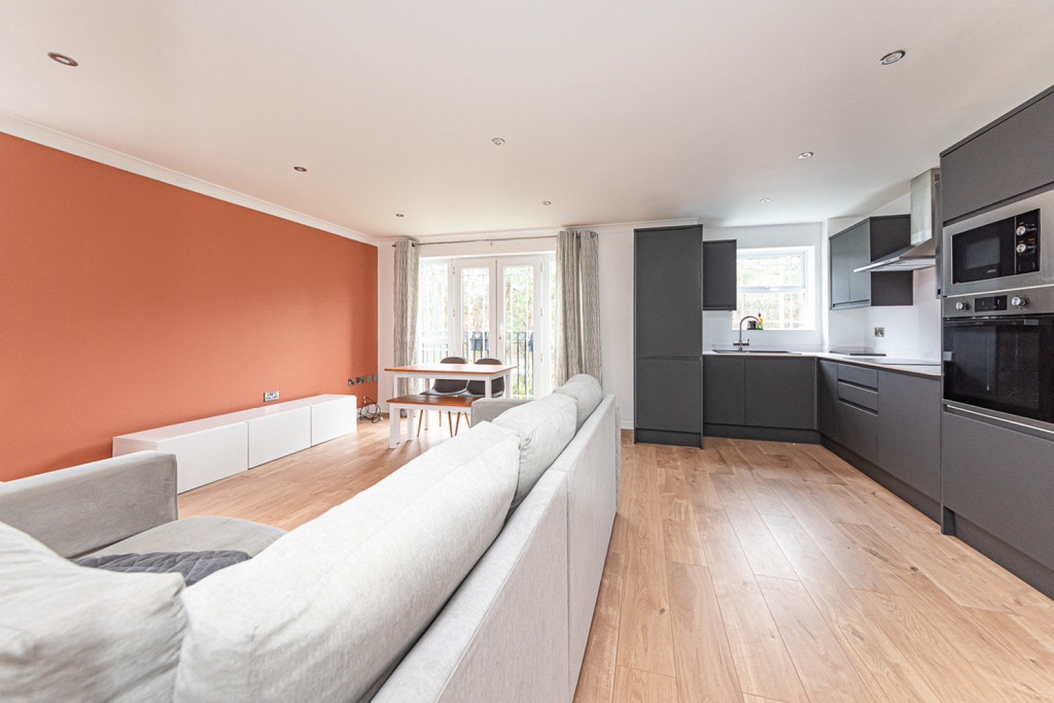 2 bedroom Flat for Letting Stickle Down, Deepcut