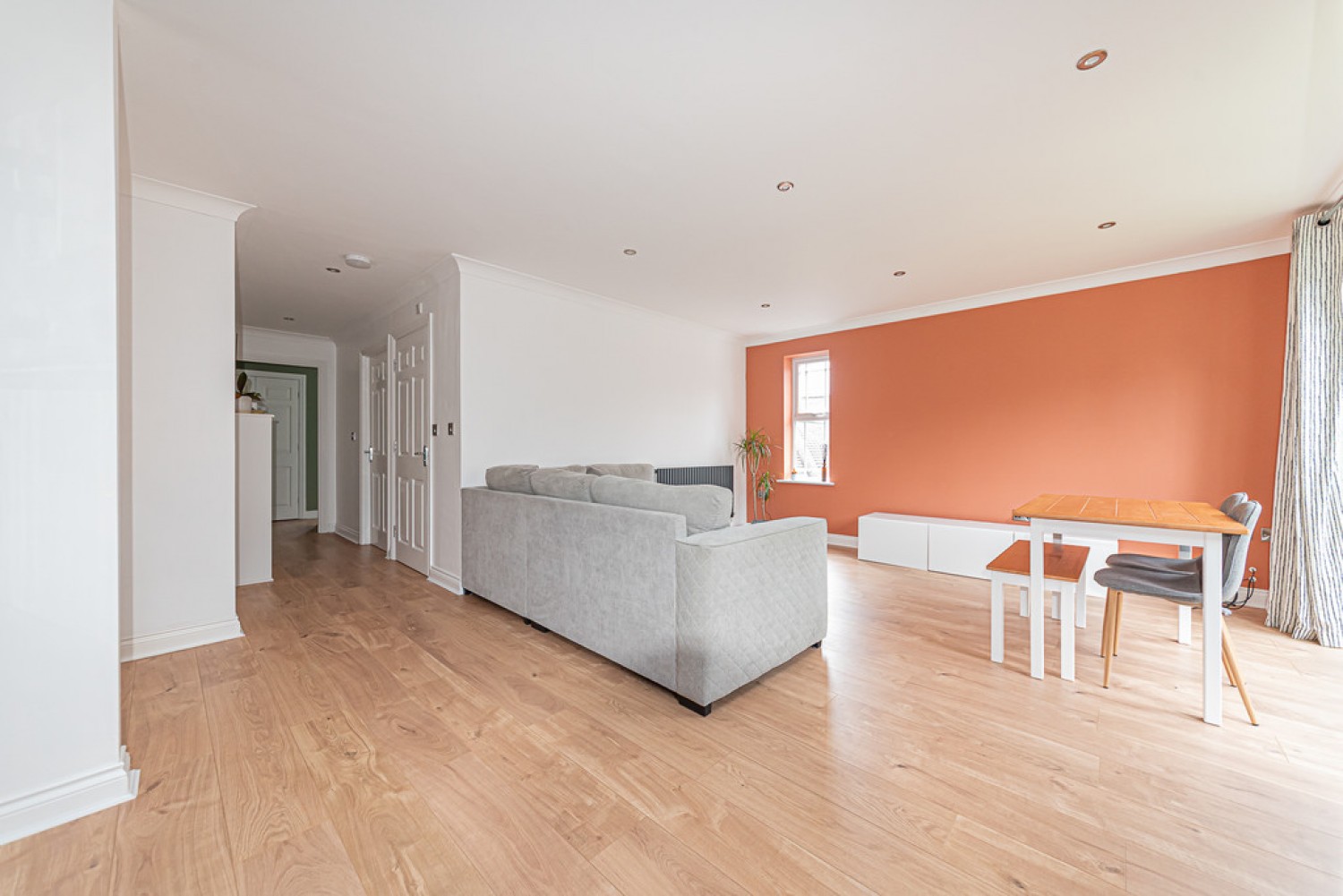 2 bedroom Flat for Letting Stickle Down, Deepcut