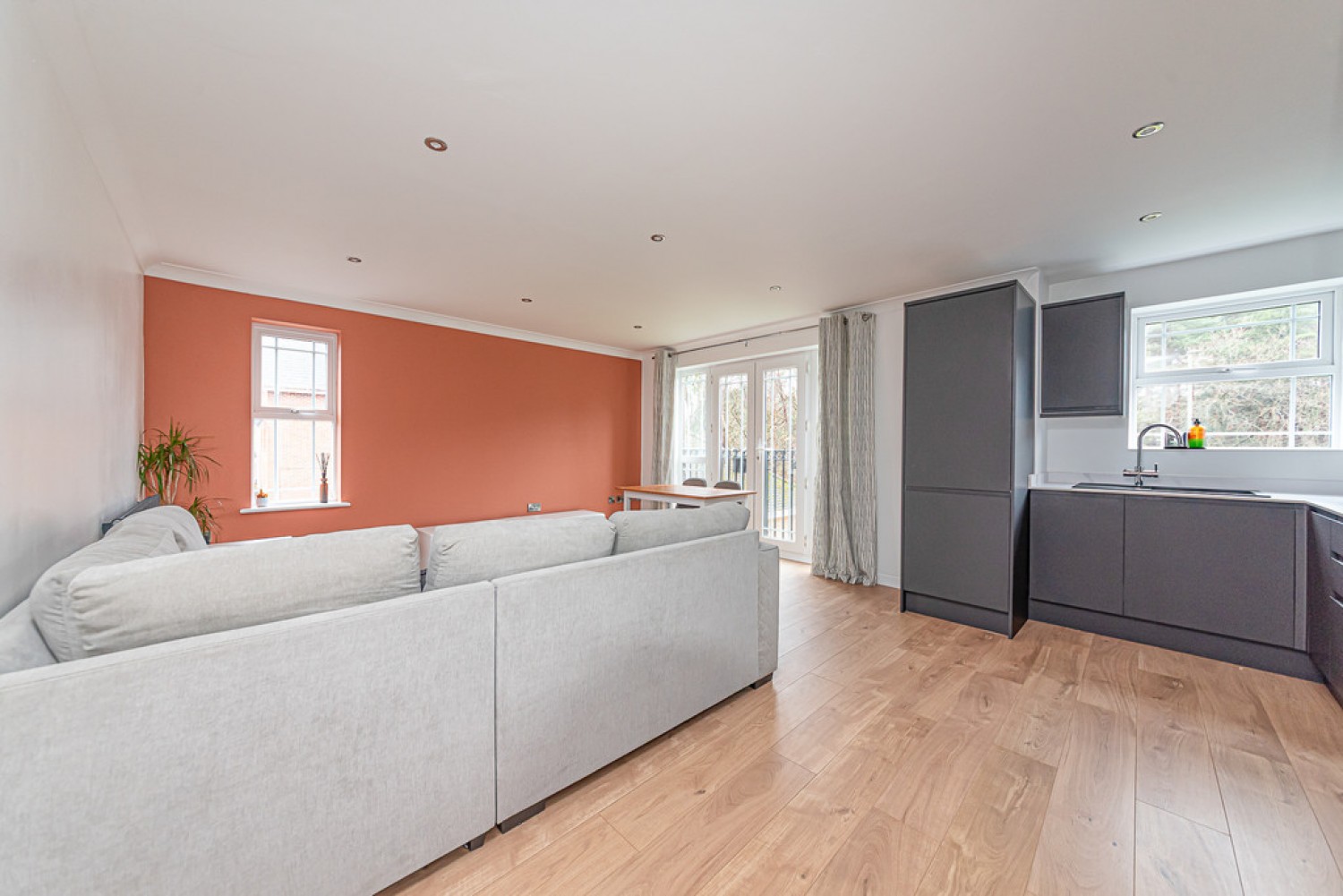 2 bedroom Flat for Letting Stickle Down, Deepcut