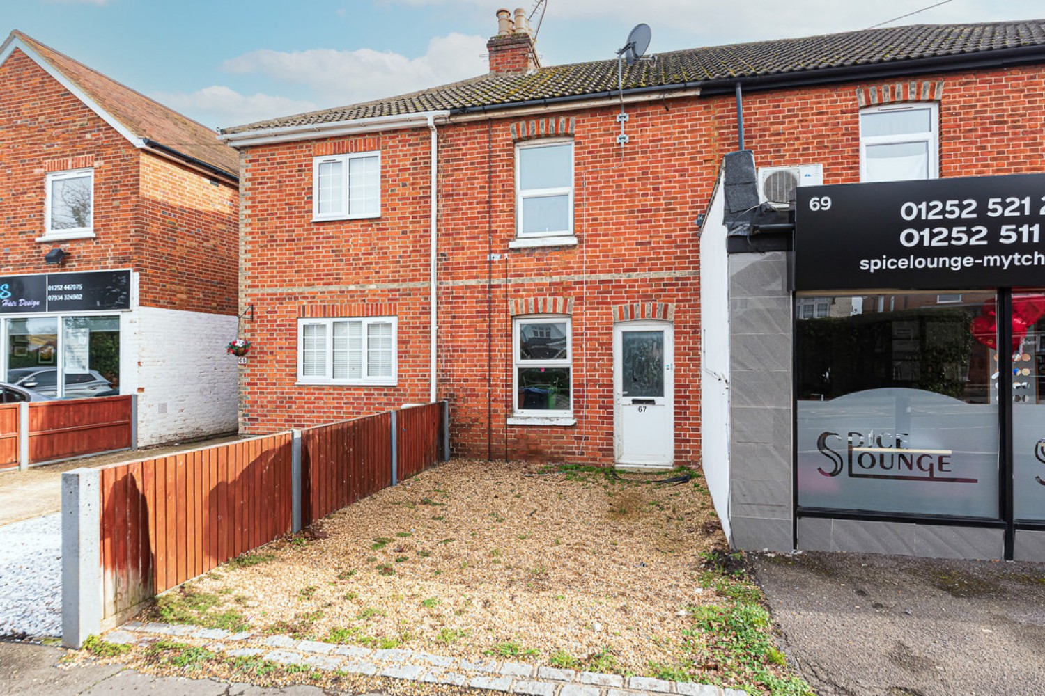 2 bedroom House for Sale Mytchett Road