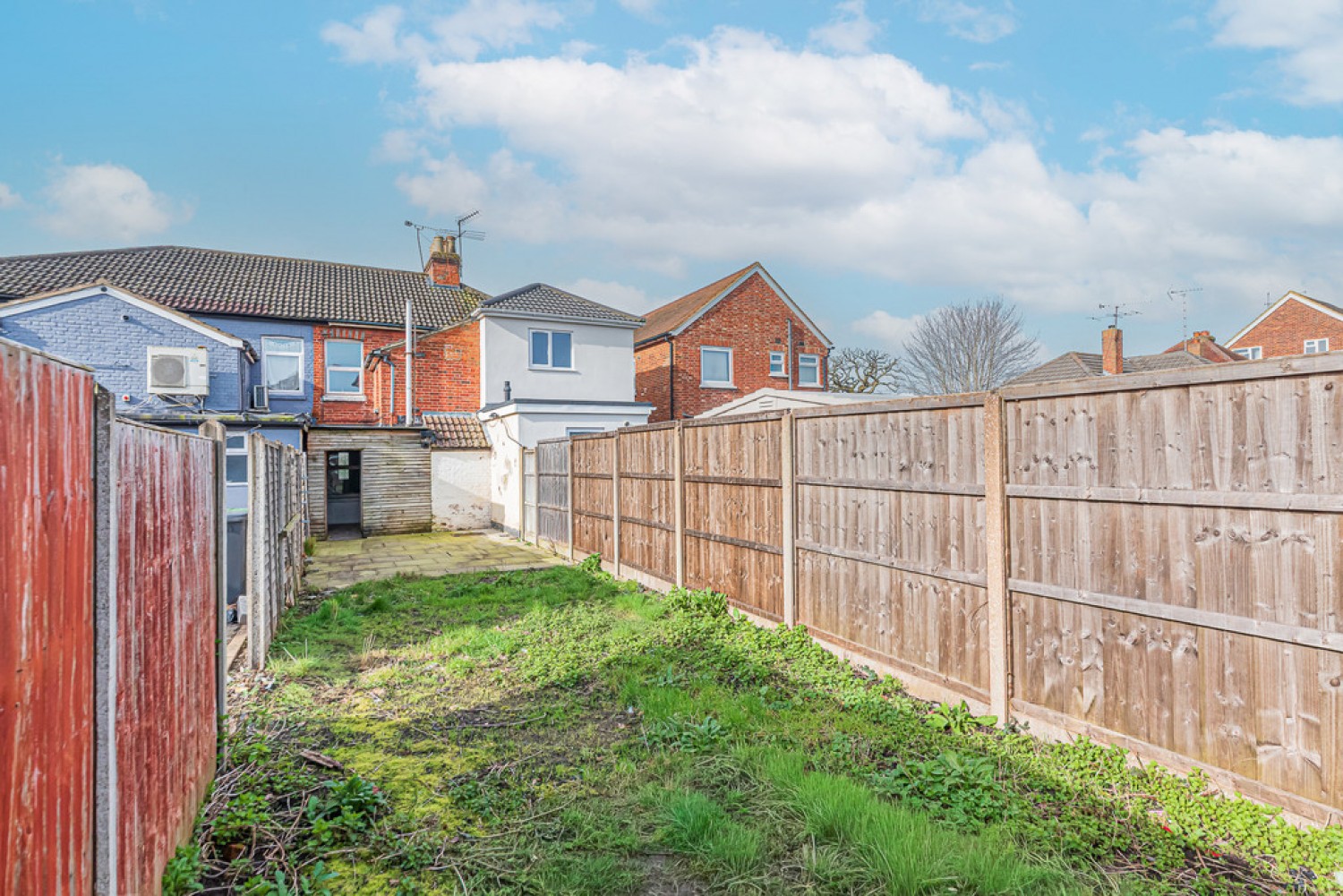 2 bedroom House for Sale Mytchett Road