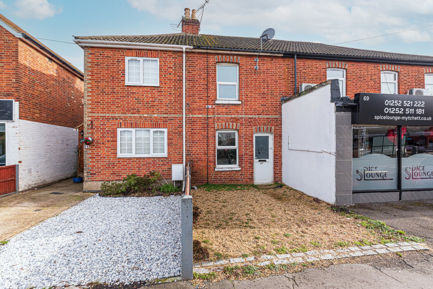 2 bedroom House for Sale Mytchett Road