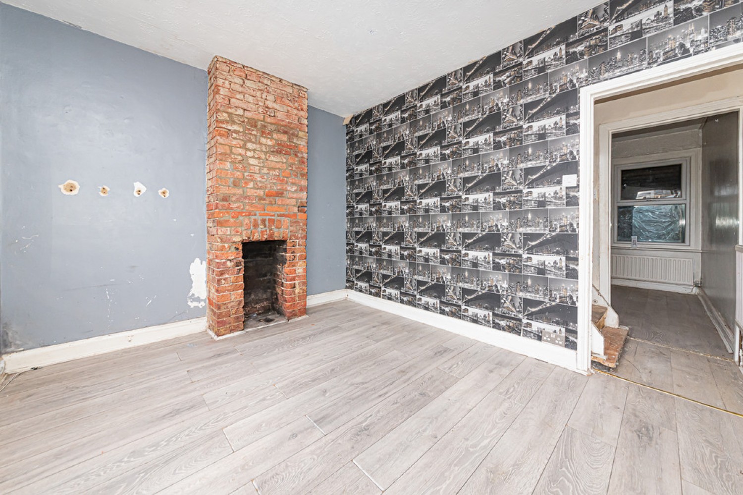 2 bedroom House for Sale Mytchett Road