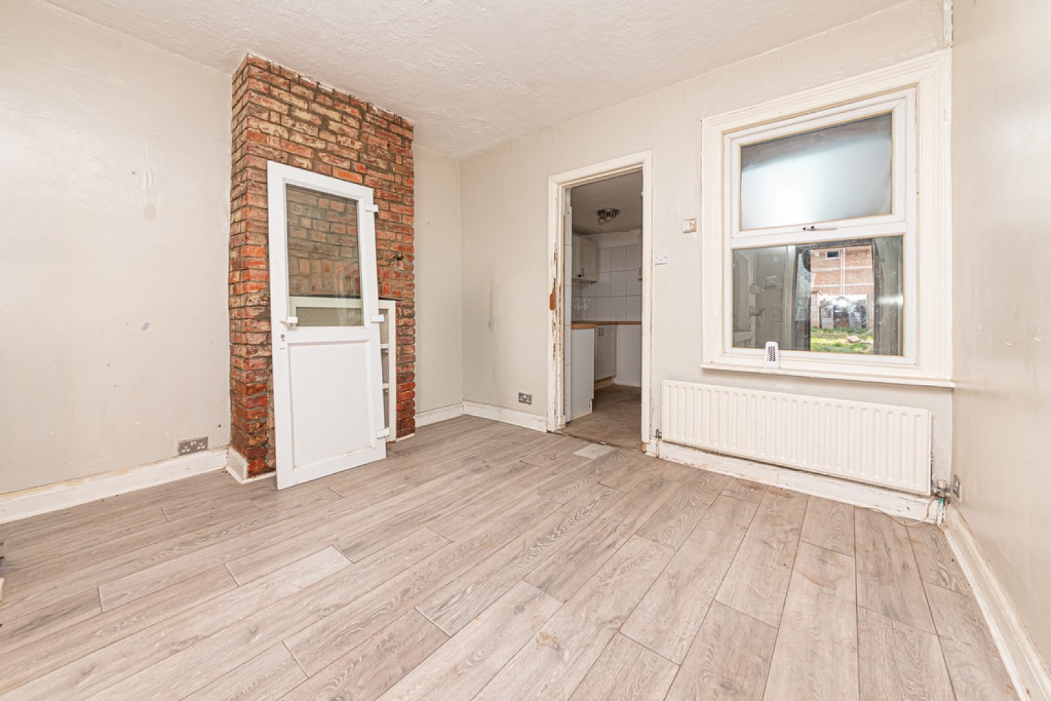 2 bedroom House for Sale Mytchett Road