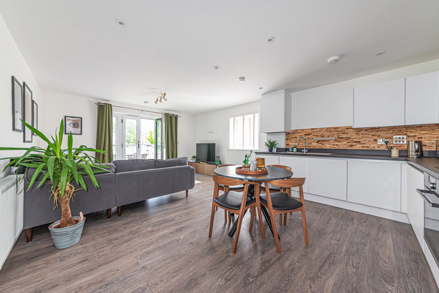 2 bedroom Flat for Letting Johnstone Close, Bracknell