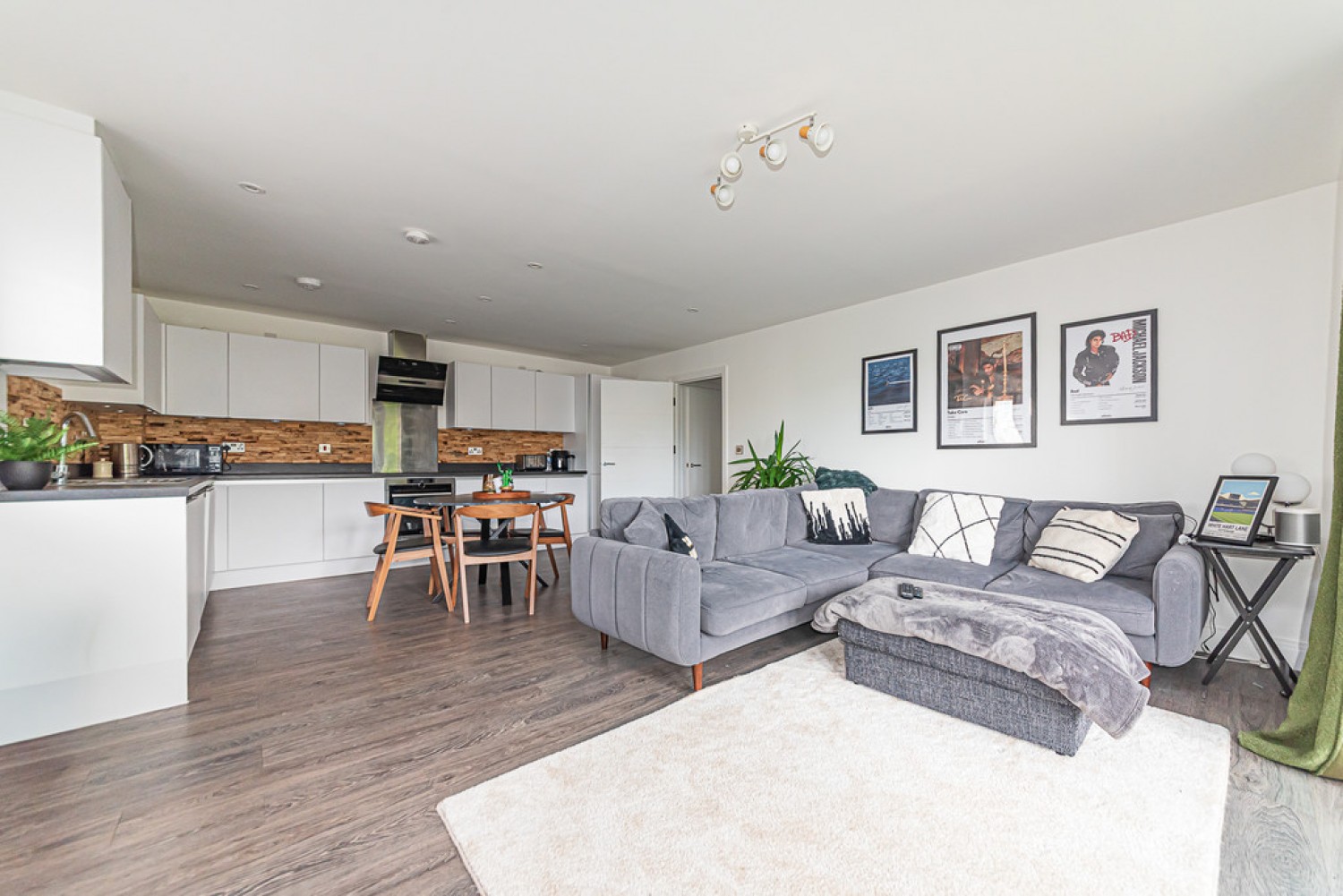 2 bedroom Flat for Letting Johnstone Close, Bracknell