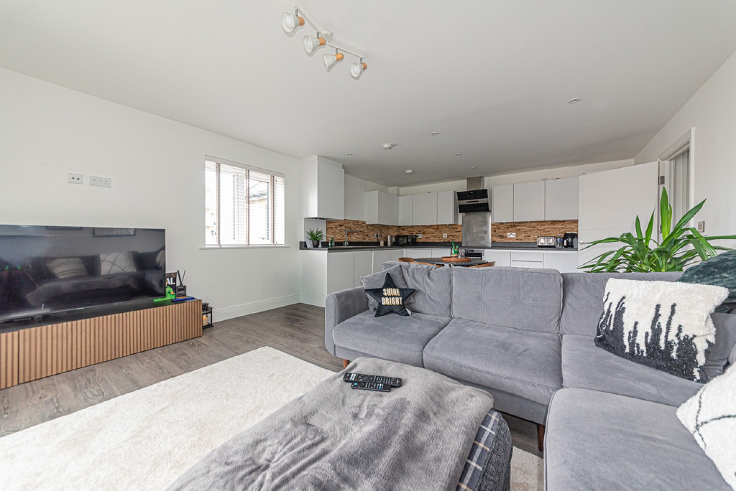 2 bedroom Flat for Letting Johnstone Close, Bracknell