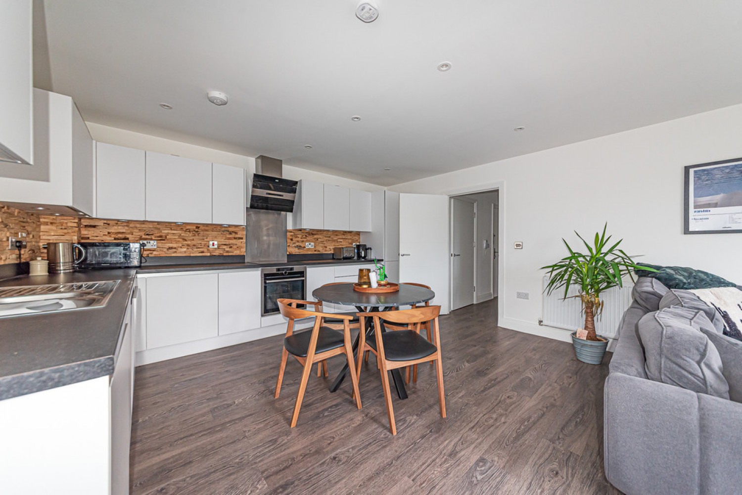 2 bedroom Flat for Letting Johnstone Close, Bracknell