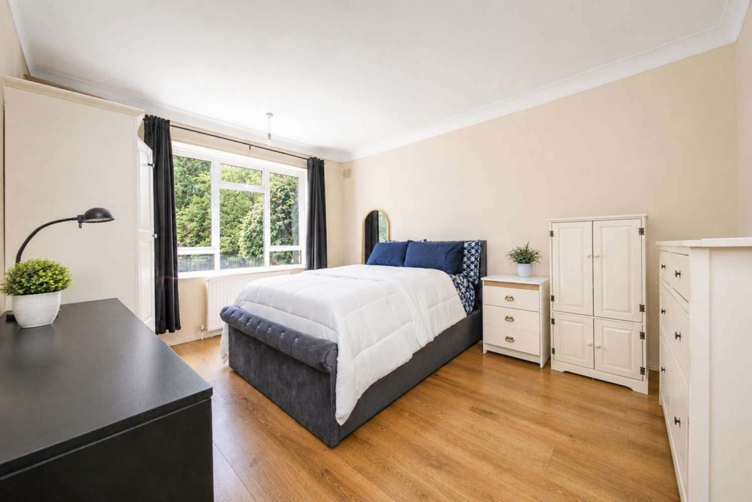3 bedroom Flat for Sale Abbey Court, Camberley