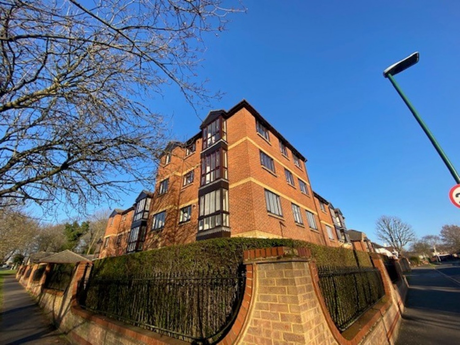 2 bedroom Flat for Letting Kirk Rise