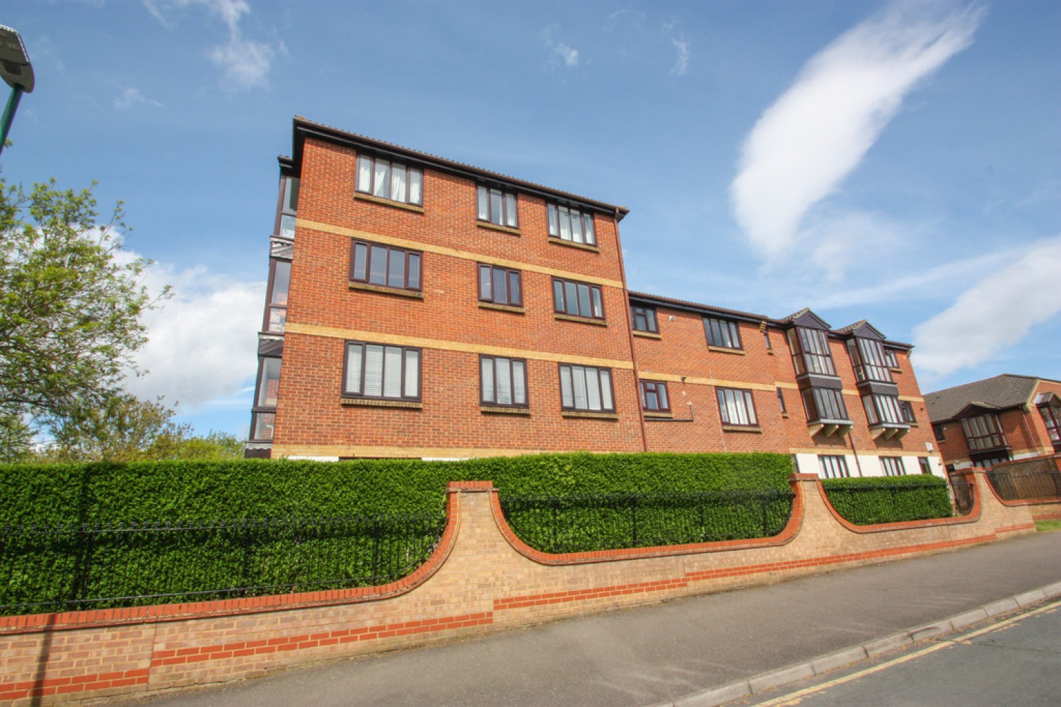 2 bedroom Flat for Letting Kirk Rise