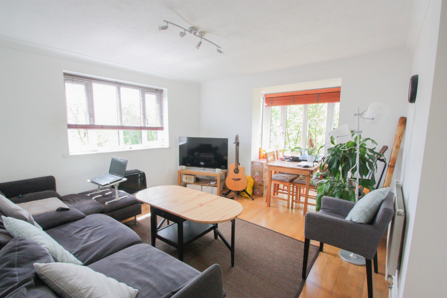 2 bedroom Flat for Letting Kirk Rise