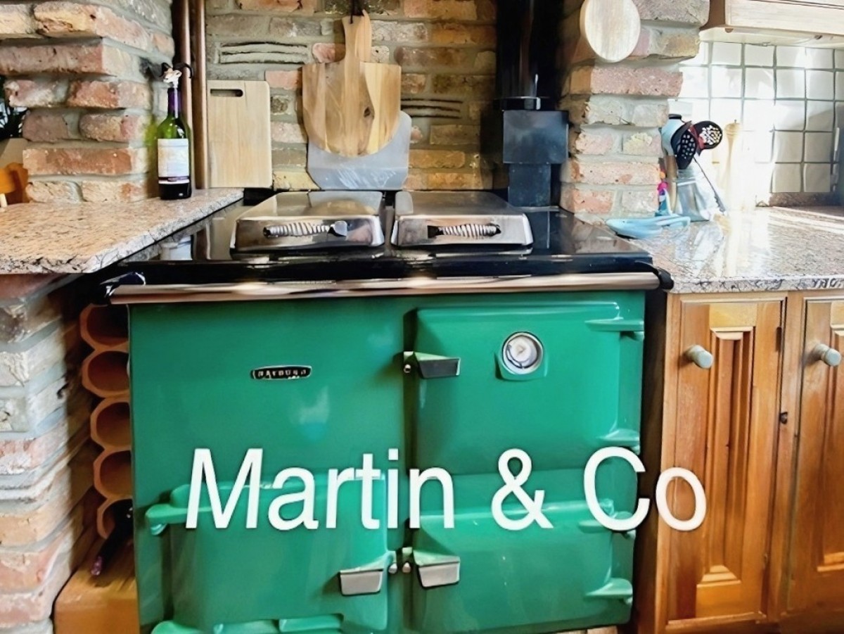 High Road, Chipstead, CR5 3SE