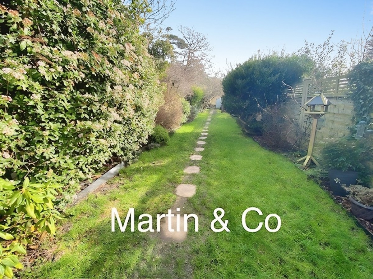 High Road, Chipstead, CR5 3SE