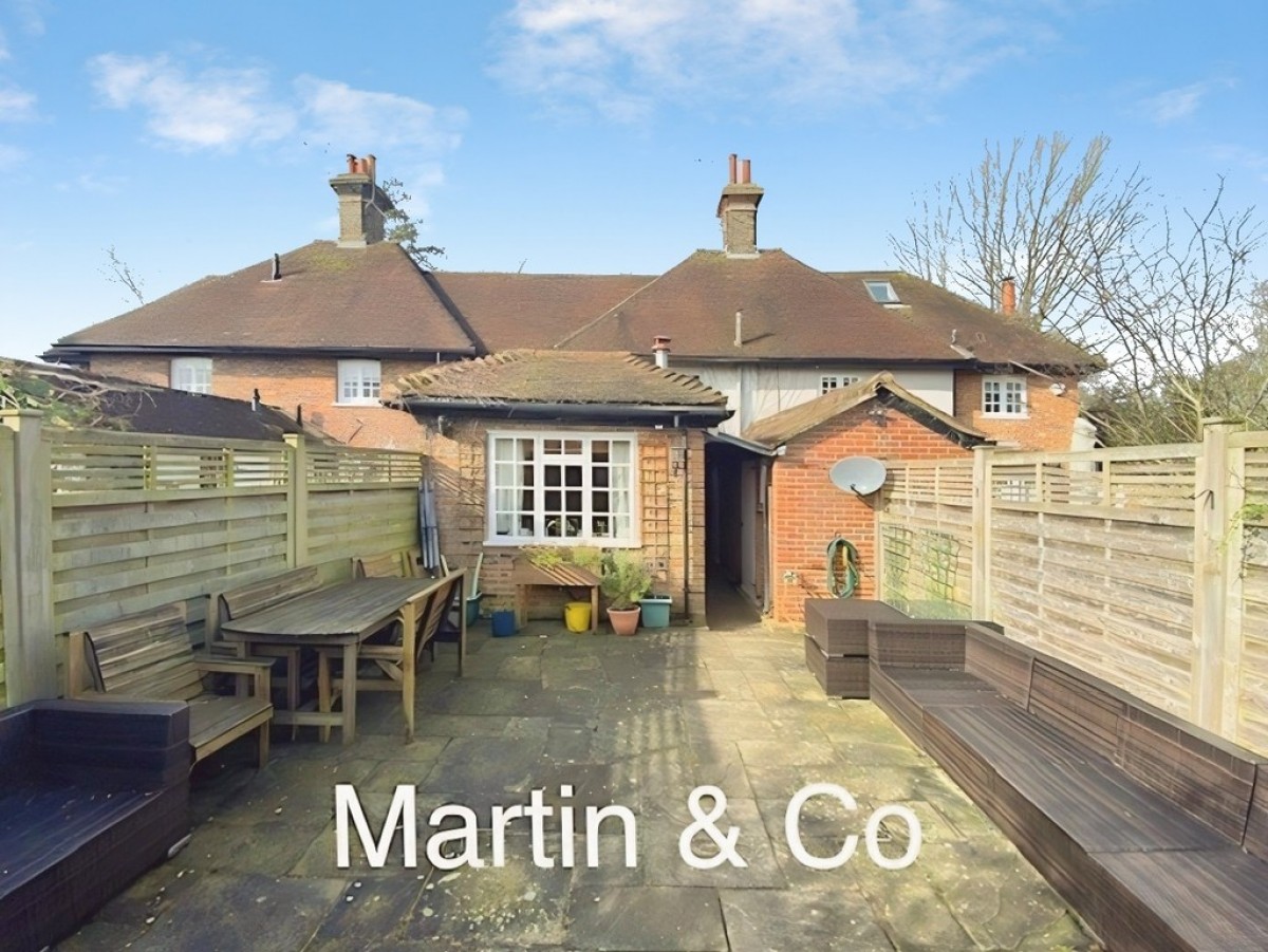 High Road, Chipstead, CR5 3SE