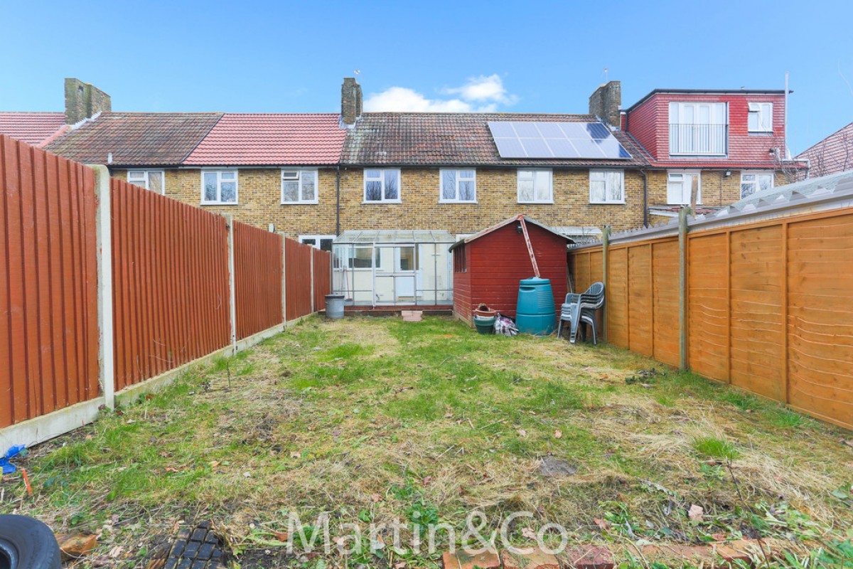 Glastonbury Road, Morden