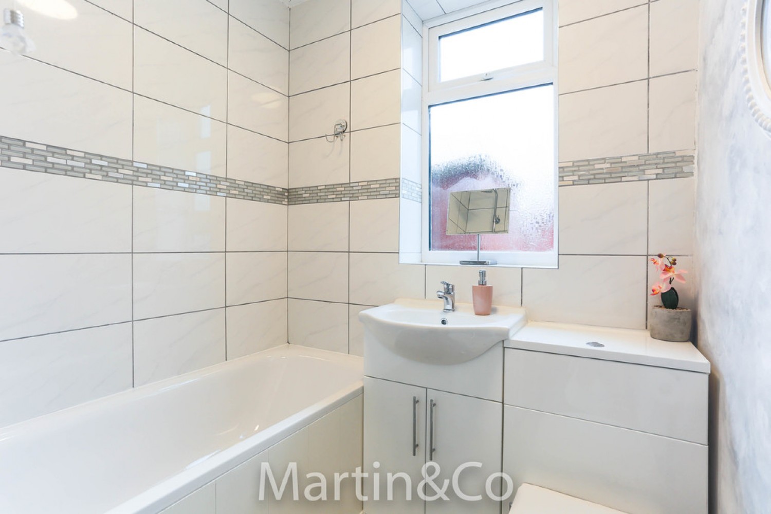3 bedroom House for Letting Glastonbury Road, Morden