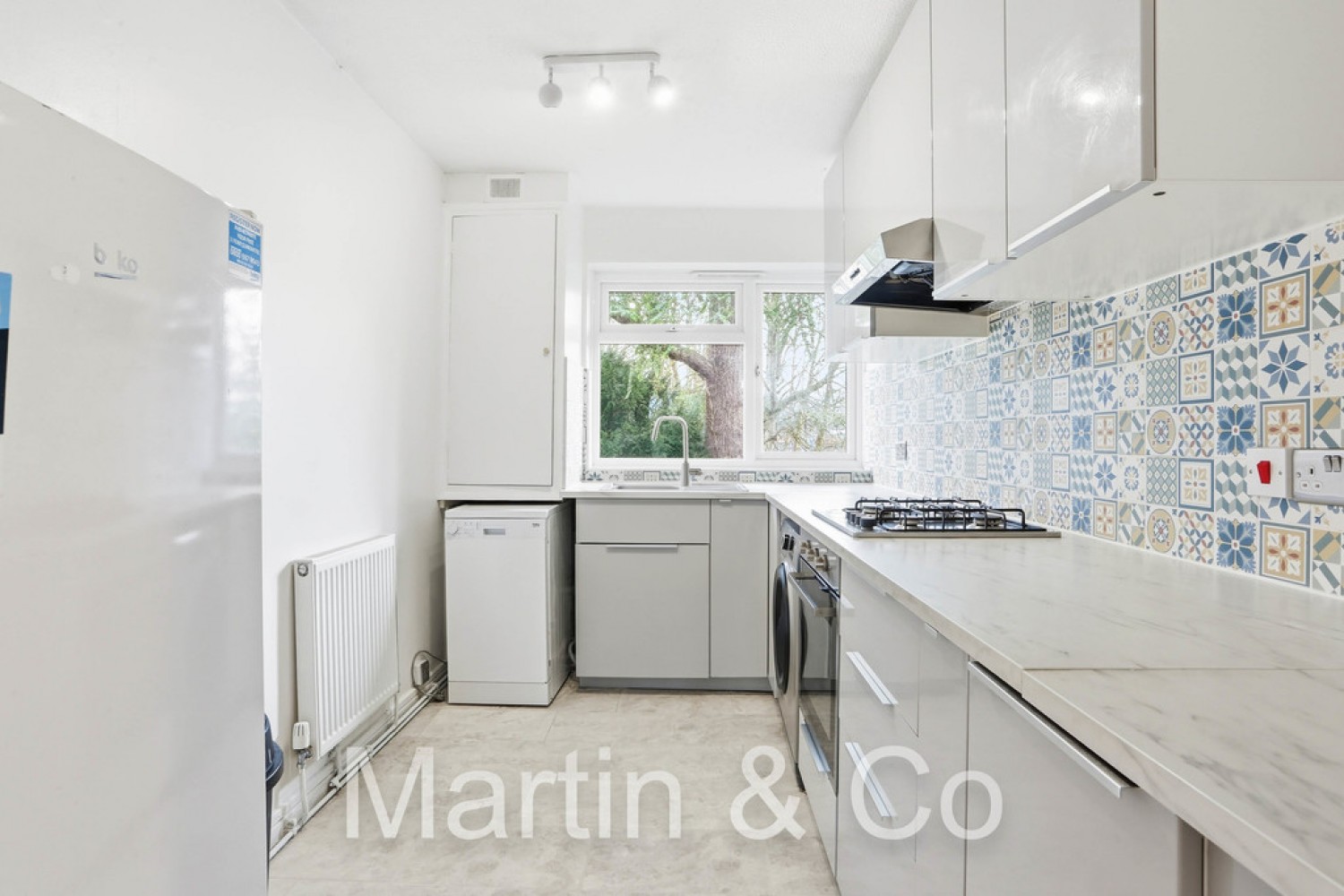 2 bedroom Flat in Brighton Road, Sutton, SM2