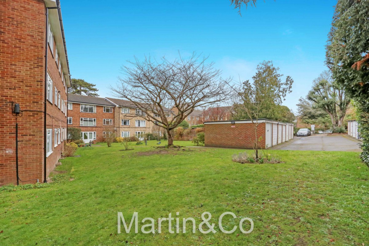 Brighton Road, Sutton, SM2