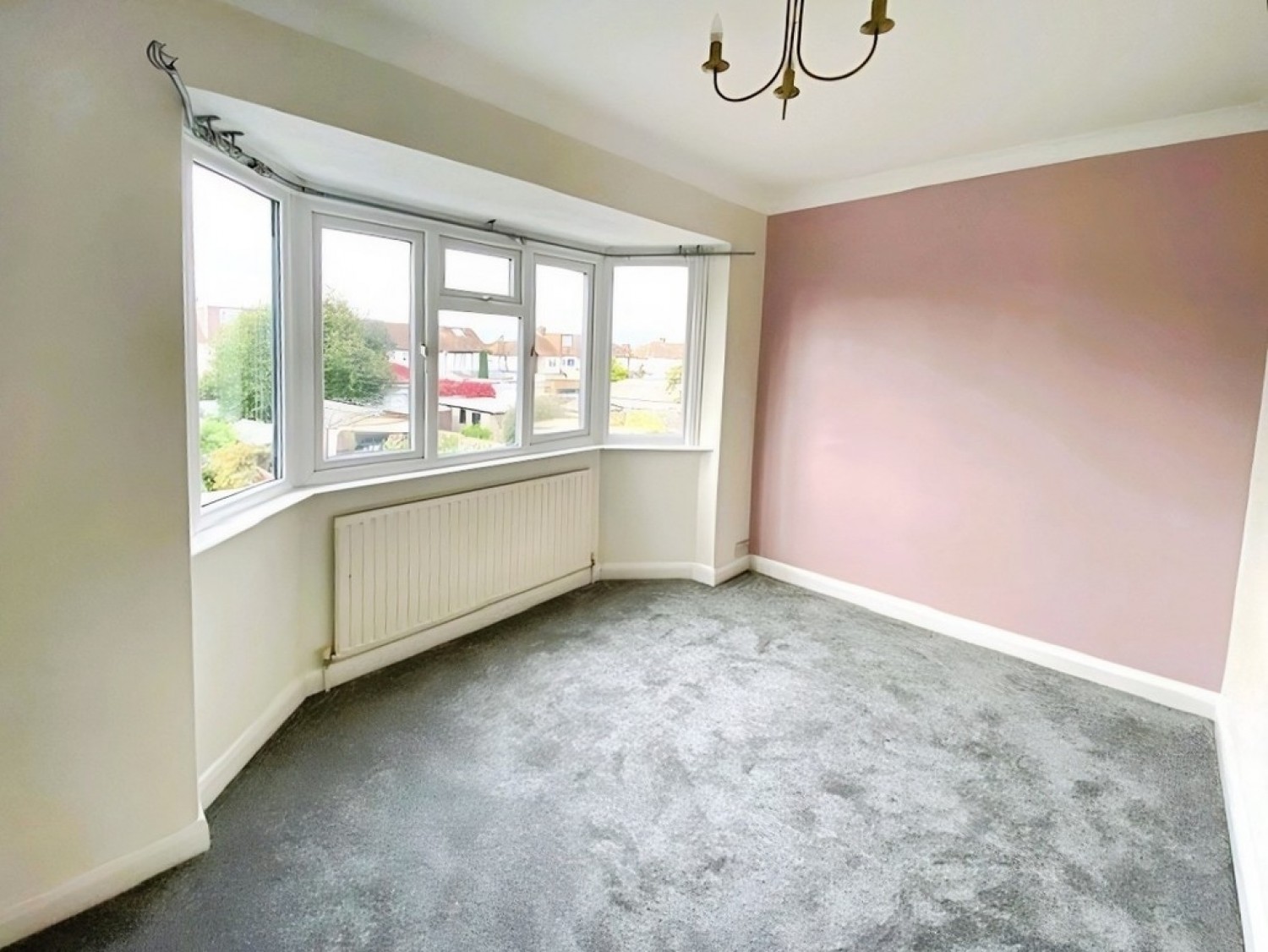 3 bedroom House for Sale Aragon Road, Morden,SM4